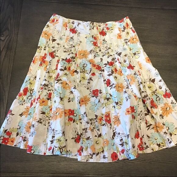 CAbi Dresses & Skirts - EUC CAbi Floral Flirty Print Cotton Skirt Size 8